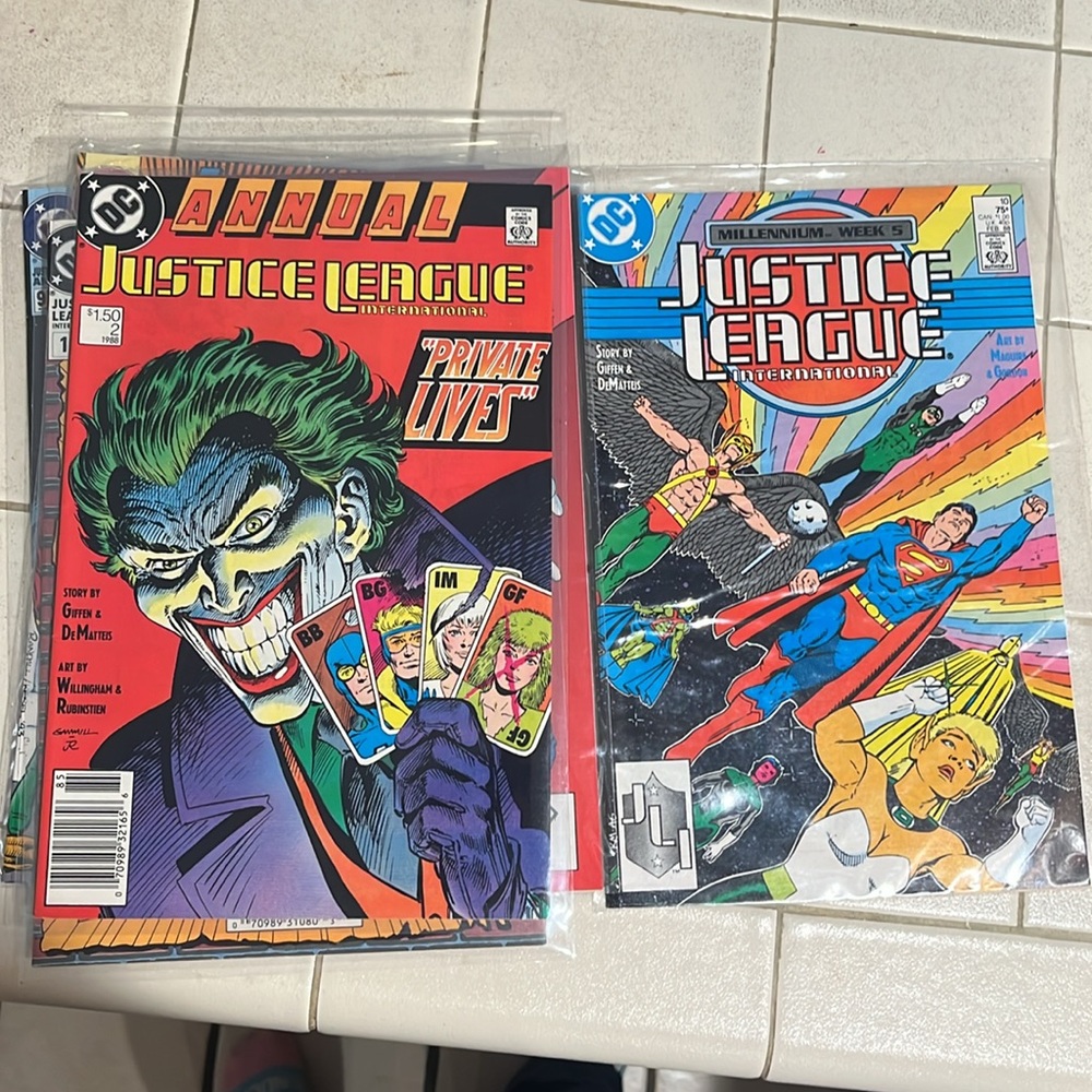Vintage 1987-1994 Justice League International comics